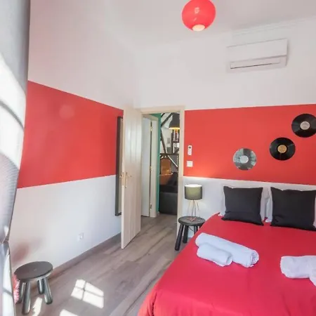 Cais Do Sodre - Nearby Pink Street, Time Out Market By Ld *